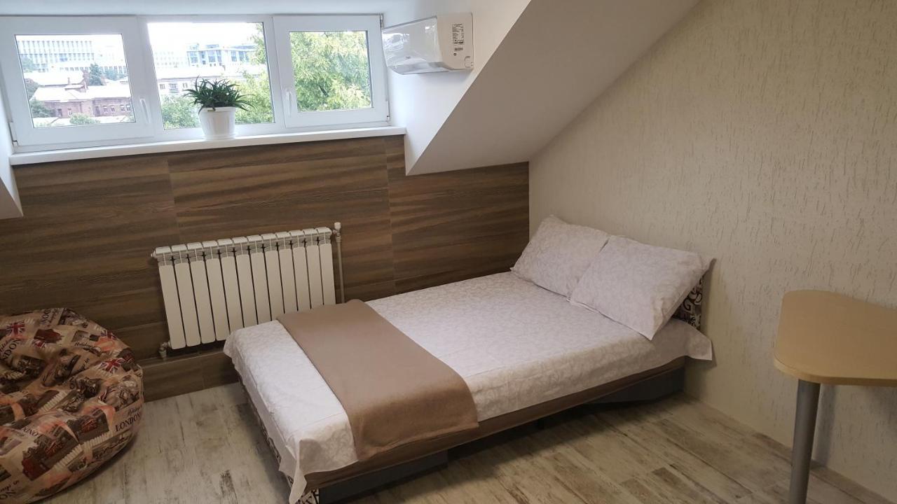 Короленко 25 Kharkiv Extérieur photo